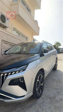 دونج فينج ايلوس هيوج